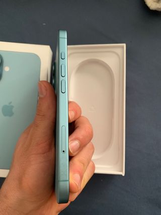 iPhone 16 Azul