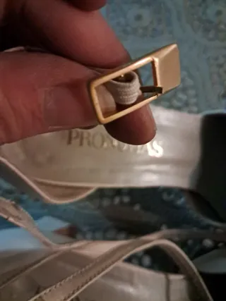 Zapatos de tacón beige talla 38 Pronovias