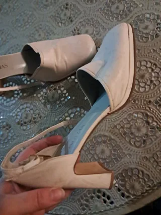 Zapatos de tacón beige talla 38 Pronovias