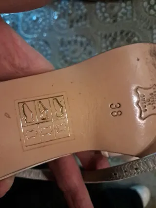 Zapatos de tacón beige talla 38 Pronovias