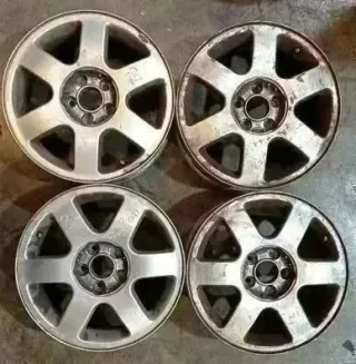 AUDI RADIO 15 5 TORNILLOS JUEGO DE LLANTAS