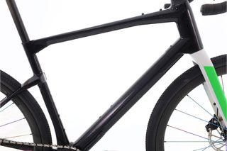 BMC Unrestricted 01 Four AXS 12V t.56