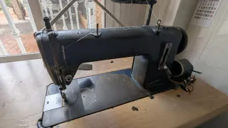Máquina de coser Alfa