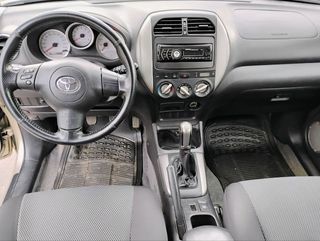 Toyota RAV4 2004