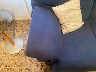 Conjunto 2 sofás de tela azul marino.