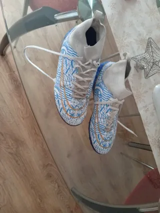 Botas de fútbol multitaco