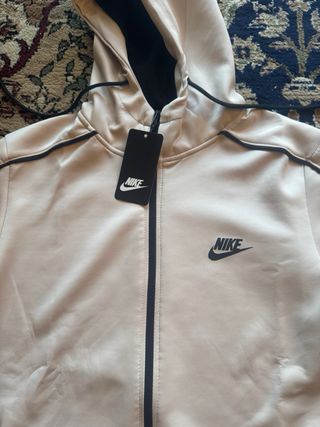 Tuta Nike Beige e Nera Taglia L