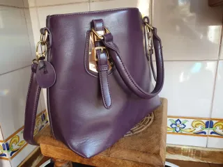 Bolso Prada Grande Morado