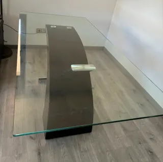 Mesa de cristal y 4 sillas gris oscuro
