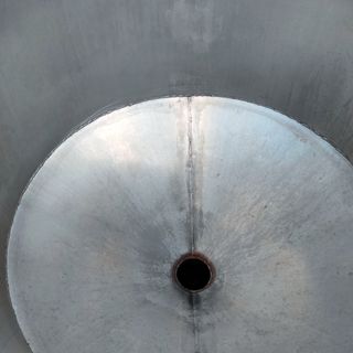 Depósito Inox de Fondo Cónico con Patas y Válvula