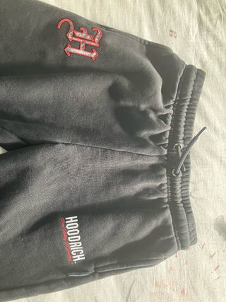 Conjunto chándal Hoodrich negro. Talla 10-12 años