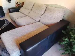 Sofá L gris y negro