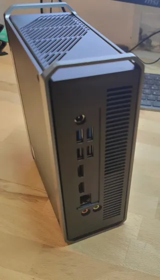 Mini PC Chuwi CoreBox i5 8GB RAM.