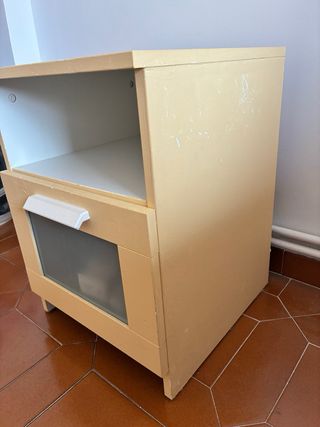 2x Mesitas de noche BRIMNES Ikea pintadas amarillo