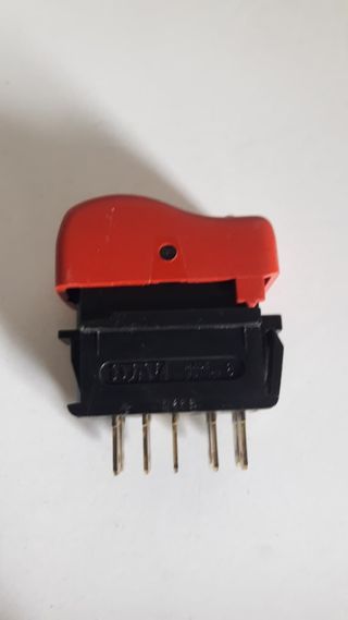 Botón Luces Emergencia - Renault Express