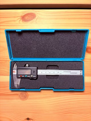 Calibrador digital con estuche