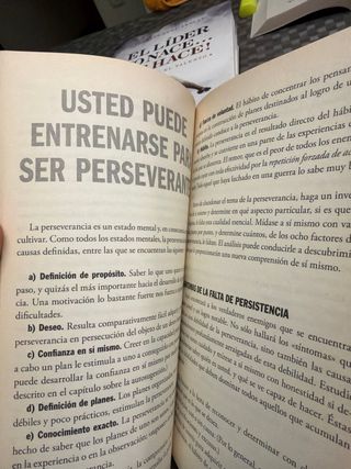 PIENSE Y HAGASE RICO by HILL NAPOLEON