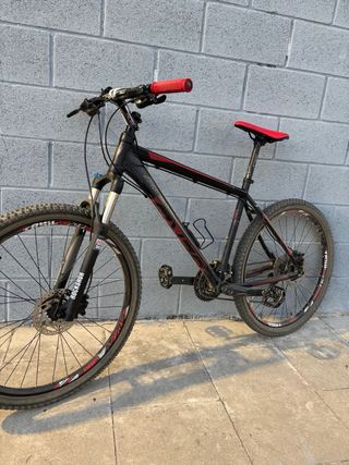 Bicicleta MTB 27.5 Rock Shox