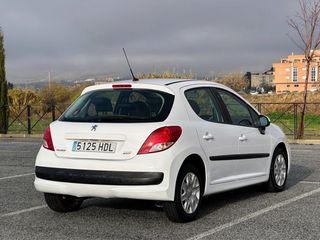 Peugeot 207 2011