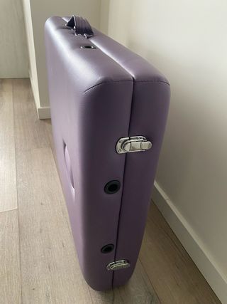 Camilla plegable Quirumed, color lila.