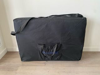 Camilla plegable Quirumed, color lila.