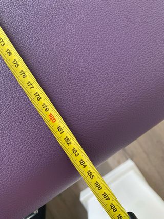 Camilla plegable Quirumed, color lila.