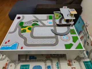 Mesa para trenes de madera