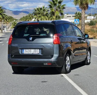 Peugeot 5008 2013