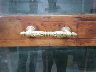 Puerta madera, hierro y cristal