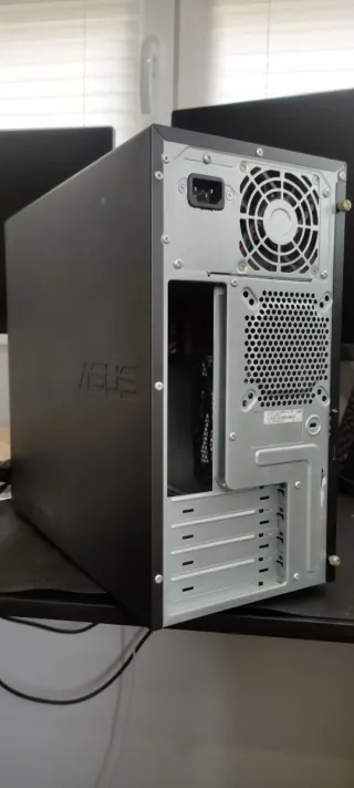 Caja Mini ATX Asus