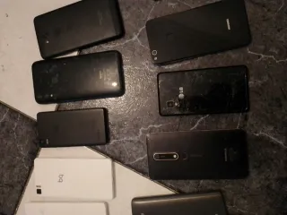 Lote 13 cellulari LG e Samsung bq iPhone Huawei noki