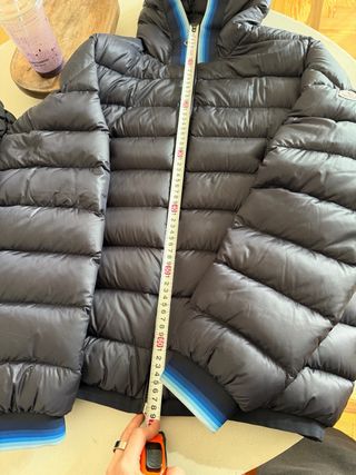 Chaqueta Moncler con Detalles Azules