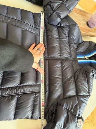 Chaqueta Moncler con Detalles Azules