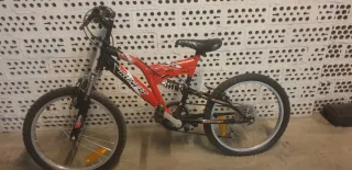 Bicicleta infantil 20 roja y negra