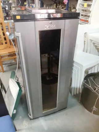 Vinoteca 60 botellas marca Saivod