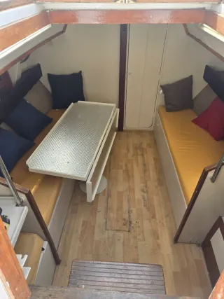 Velero Galileo amarillo