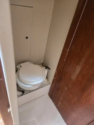 Velero Galileo amarillo