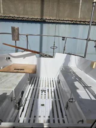 Velero Galileo amarillo