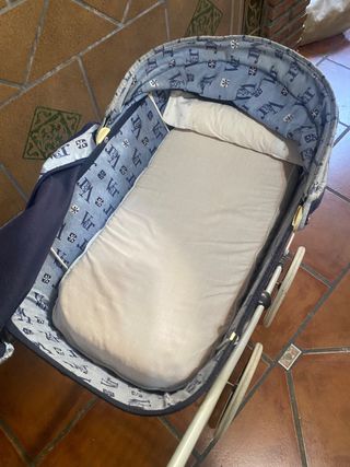 Carrito de muñecas clásico