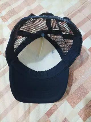 Berretto bianco e nero