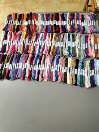 Lote 150 madejas hilo bordar marca blanca