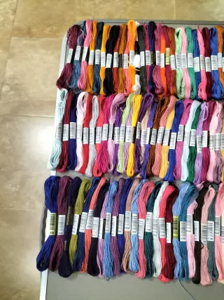 Lote 150 madejas hilo bordar marca blanca