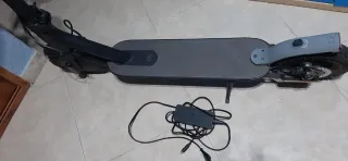 Monopattino Elettrico Nero + Casco