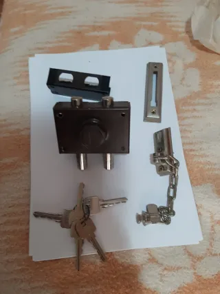 Cerradura de seguridad con cadena y llaves