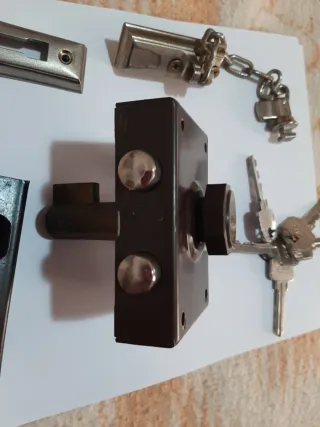 Cerradura de seguridad con cadena y llaves