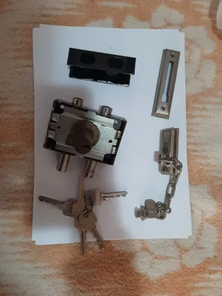 Cerradura de seguridad con cadena y llaves