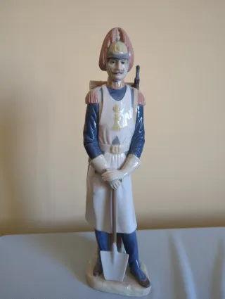 Figura Soldado dev Ingenieros Lladro