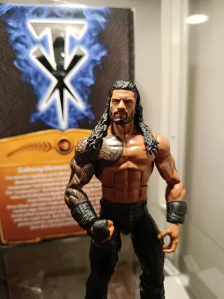 Figura WWE Roman Reigns Mattel Elite