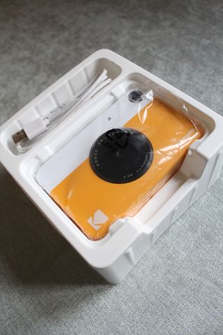 Cámara Instantánea Kodak Printomatic Amarilla