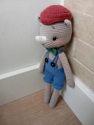 Rinoceronte amigurumi crochet hecho a mano